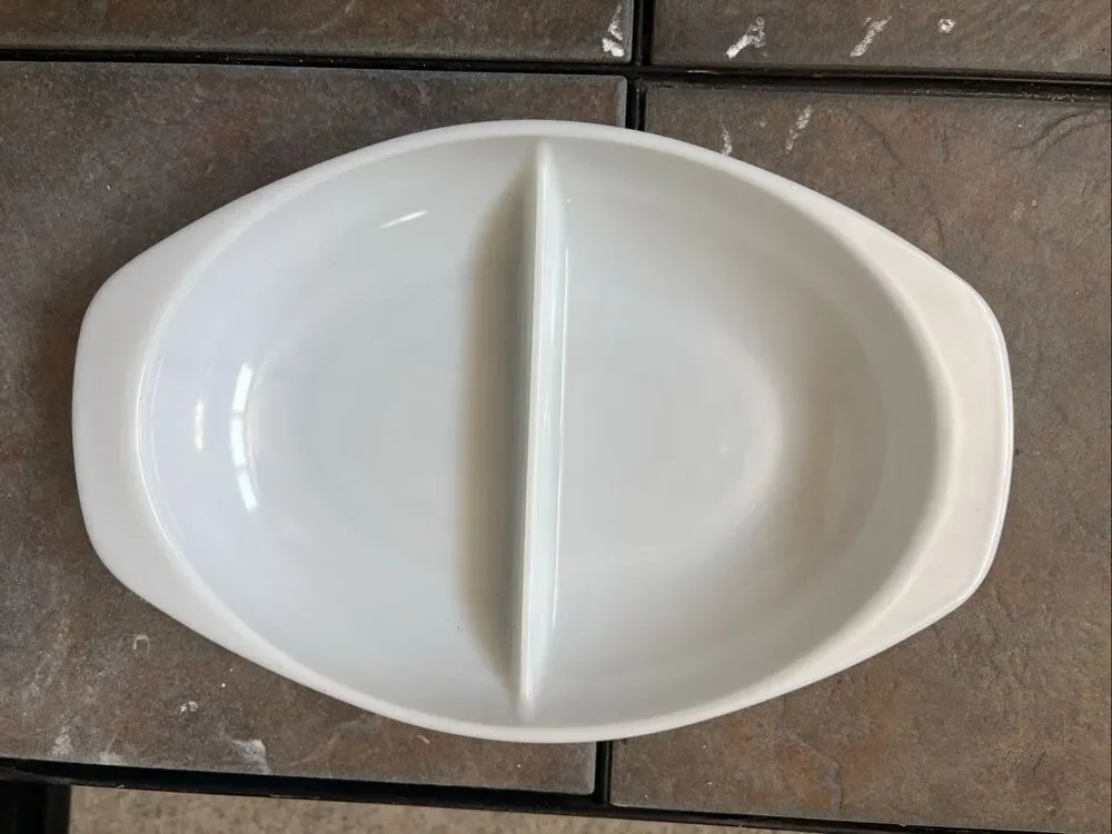 Pyrex 106 White Milk Glass Divided Oval Casserole Baking Dish 1½ Qt